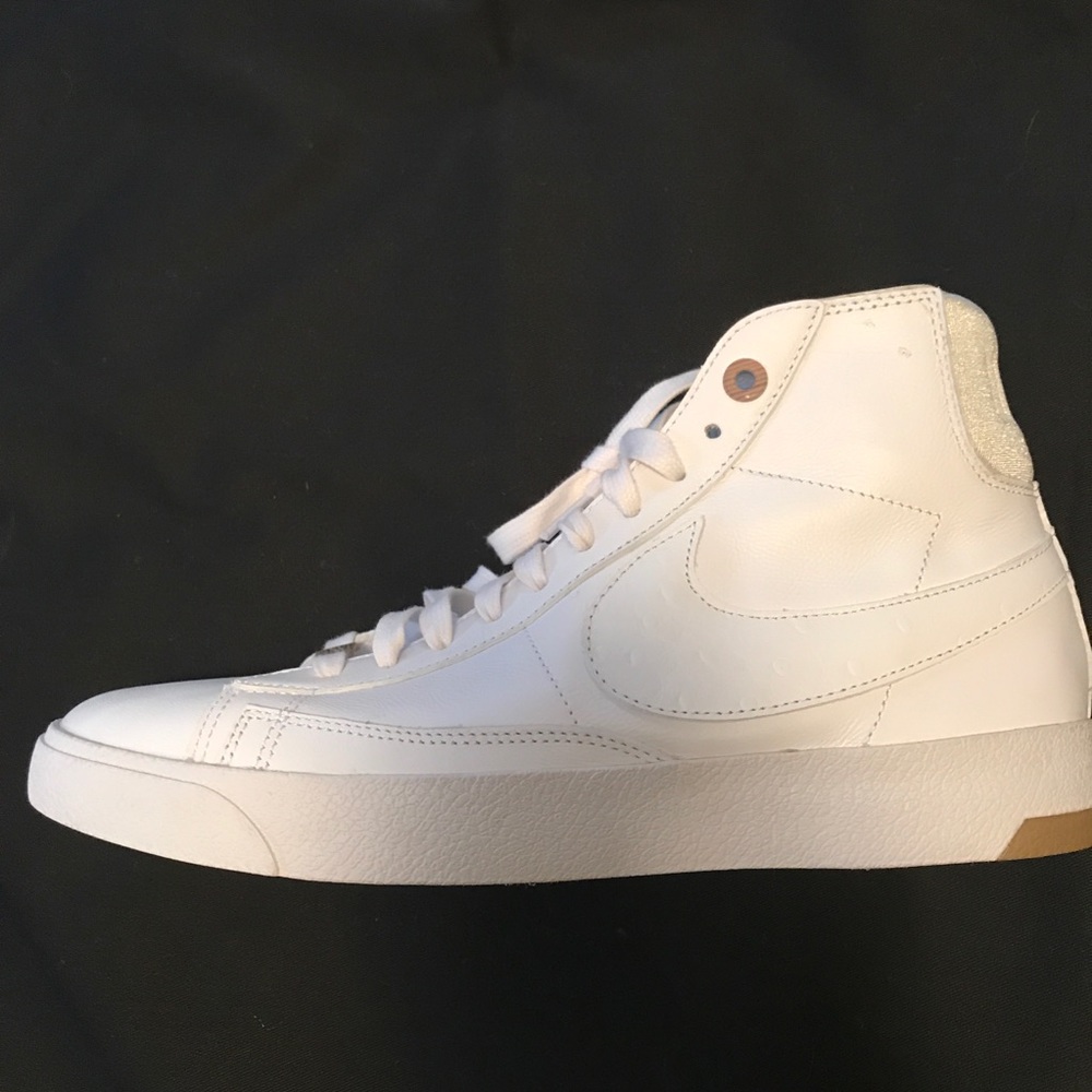 White Leather NIKE Blazer