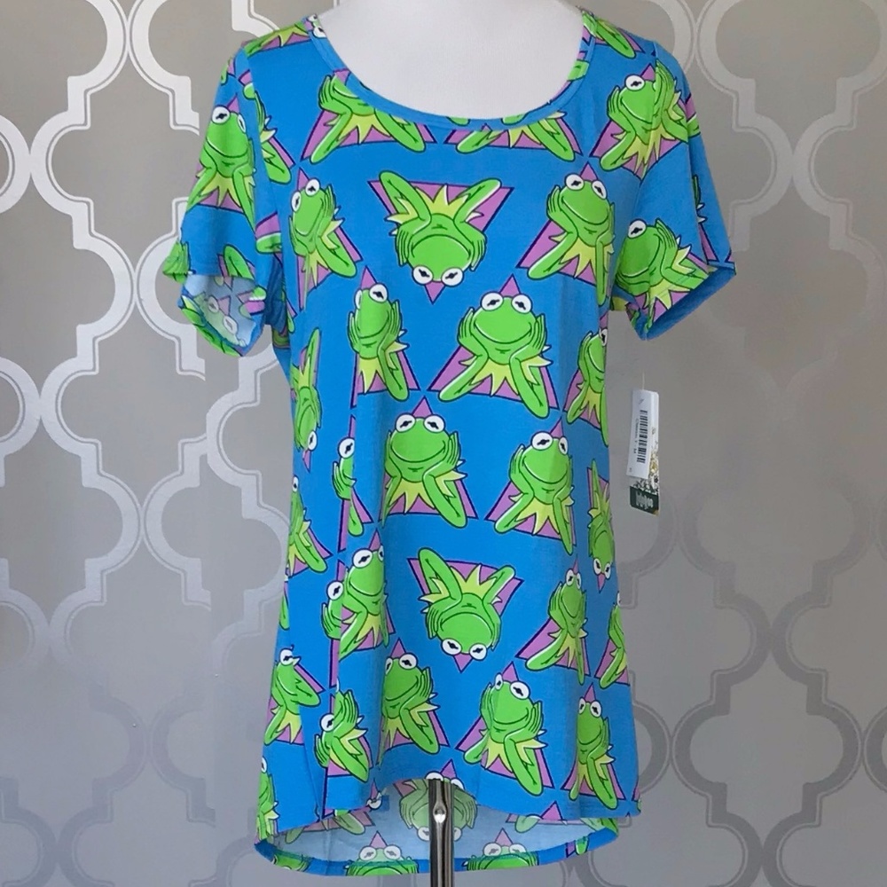 NWT Medium LuLaRoe DISNEY Classic T BRAND NEW!