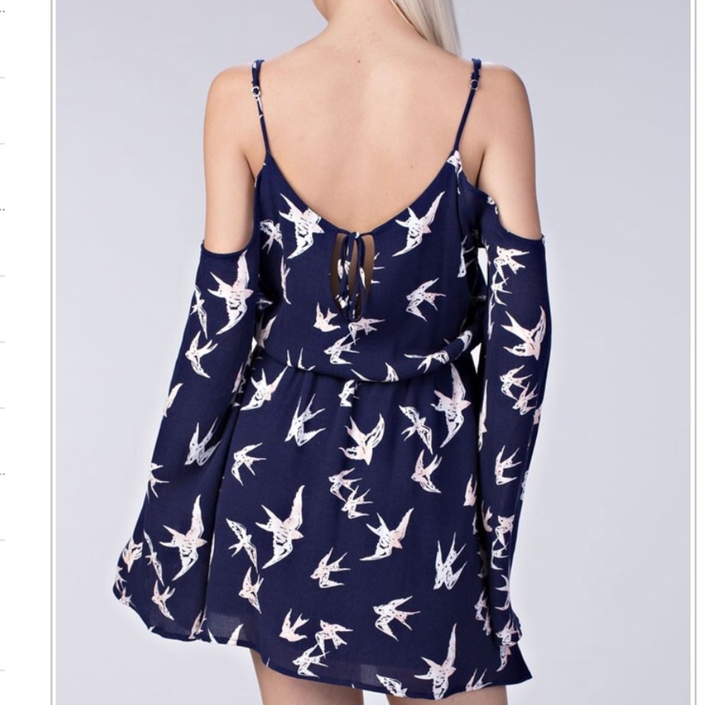NEW cold shoulder long sleeves dress - Picture 3 of 7