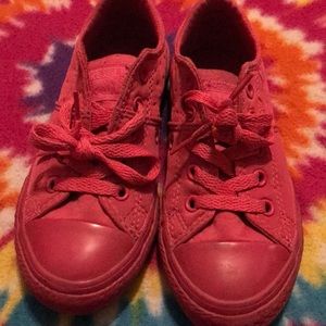 Pink low top converse