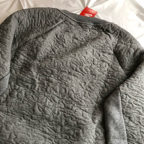 Nike Quilted Sportswear Rally Fleece Crewneck - Picture 8 of 8