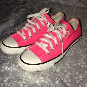 Like New Converse Chuck Taylors women size 7
