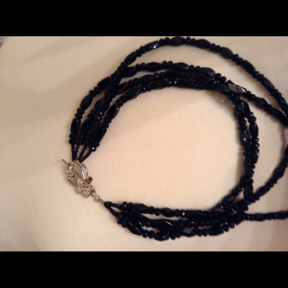 Three-strands black handmade necklace set
