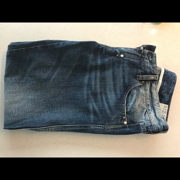 Women's straight cut distressed jeans - Picture 6 of 7