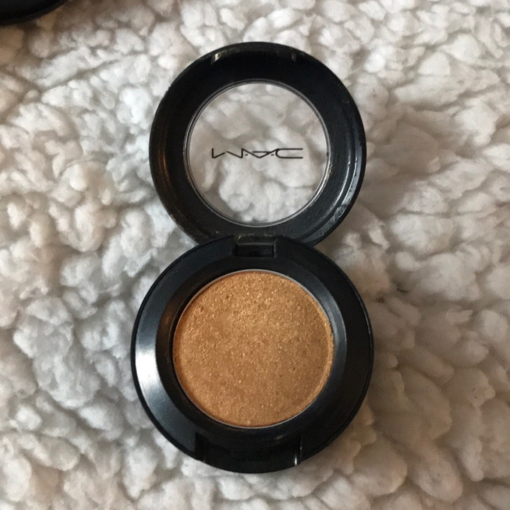 MAC eyeshadow