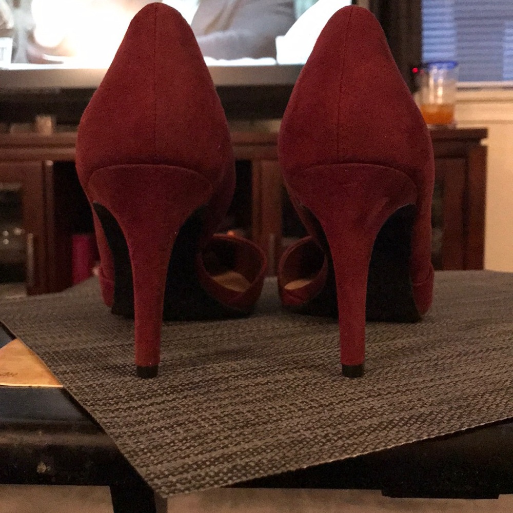Shoes - Picture 2 of 5