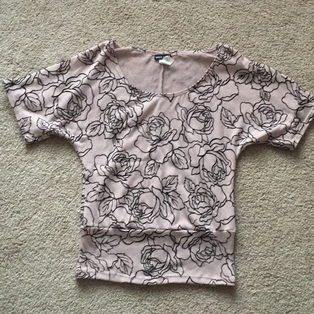 Blush floral top size small