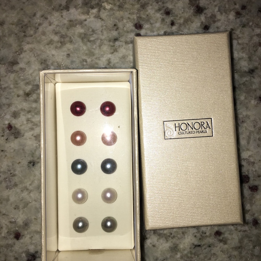 Brand new Honora Pearl Earrings