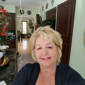 Meet your Posher, Debra