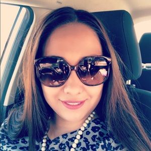 Meet your Posher, Crystal