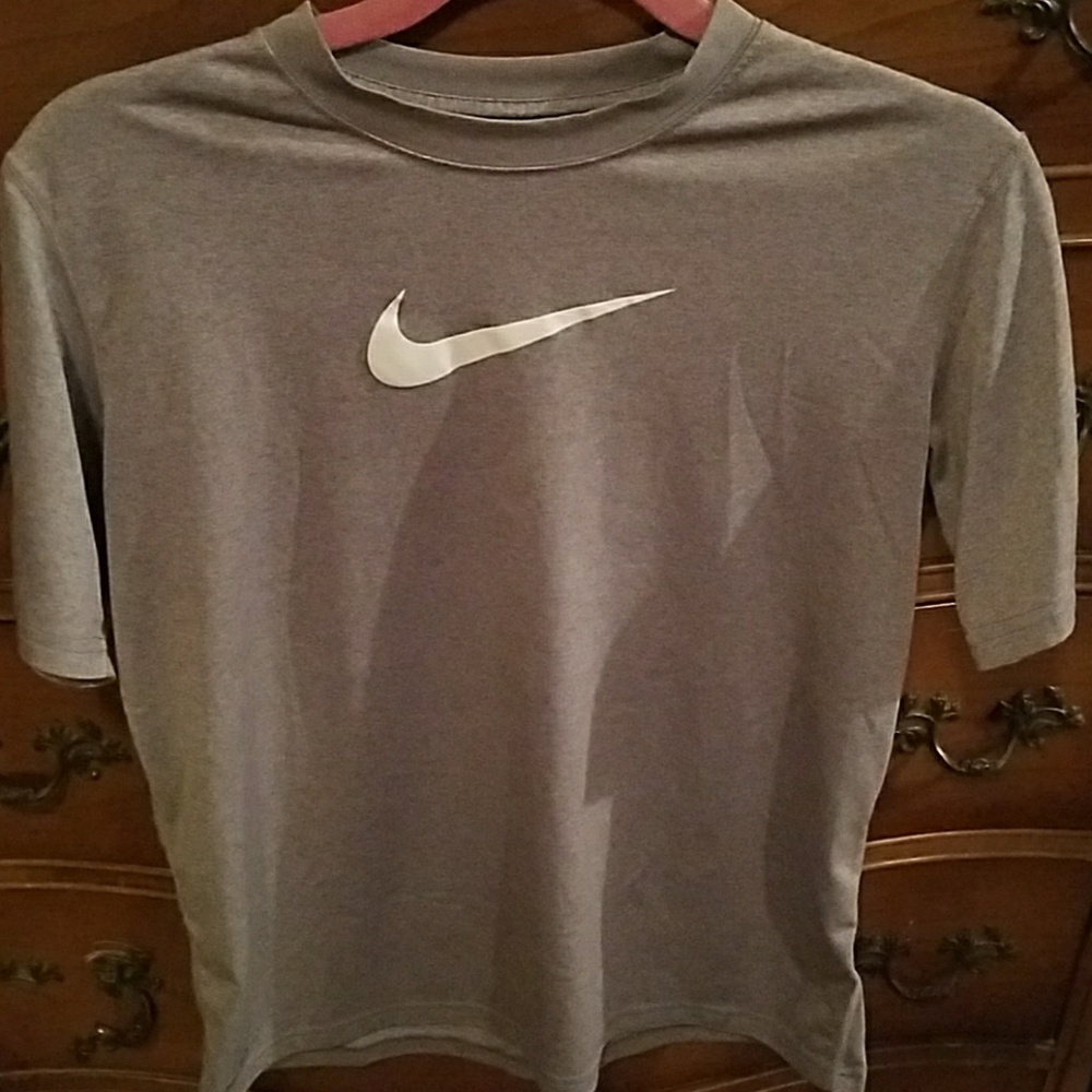 Boys XL Nike dri fit short sleeve