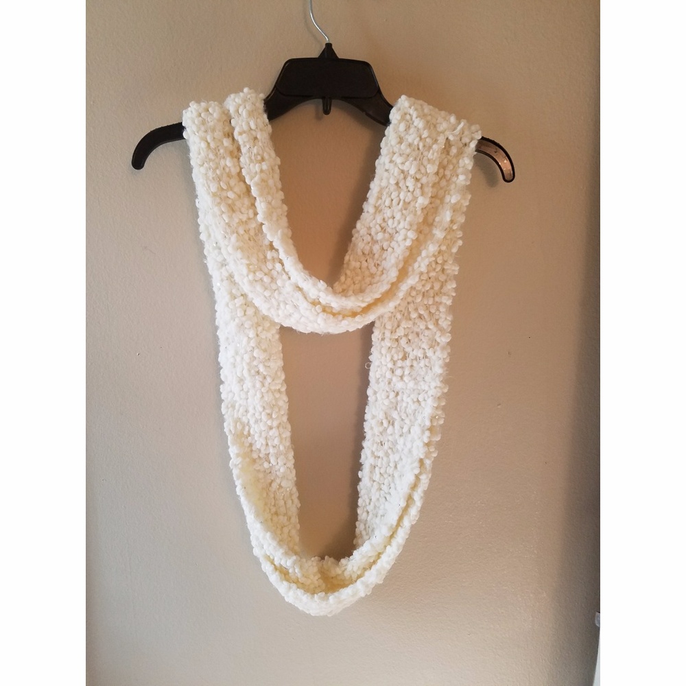 NWOT Scarf