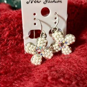 ❣️3 for $15❣️Small pearl earrings