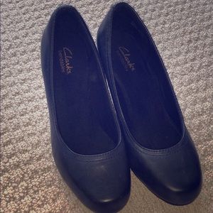 Clark’s bendable heels in Navy brand NEW-size W6.5