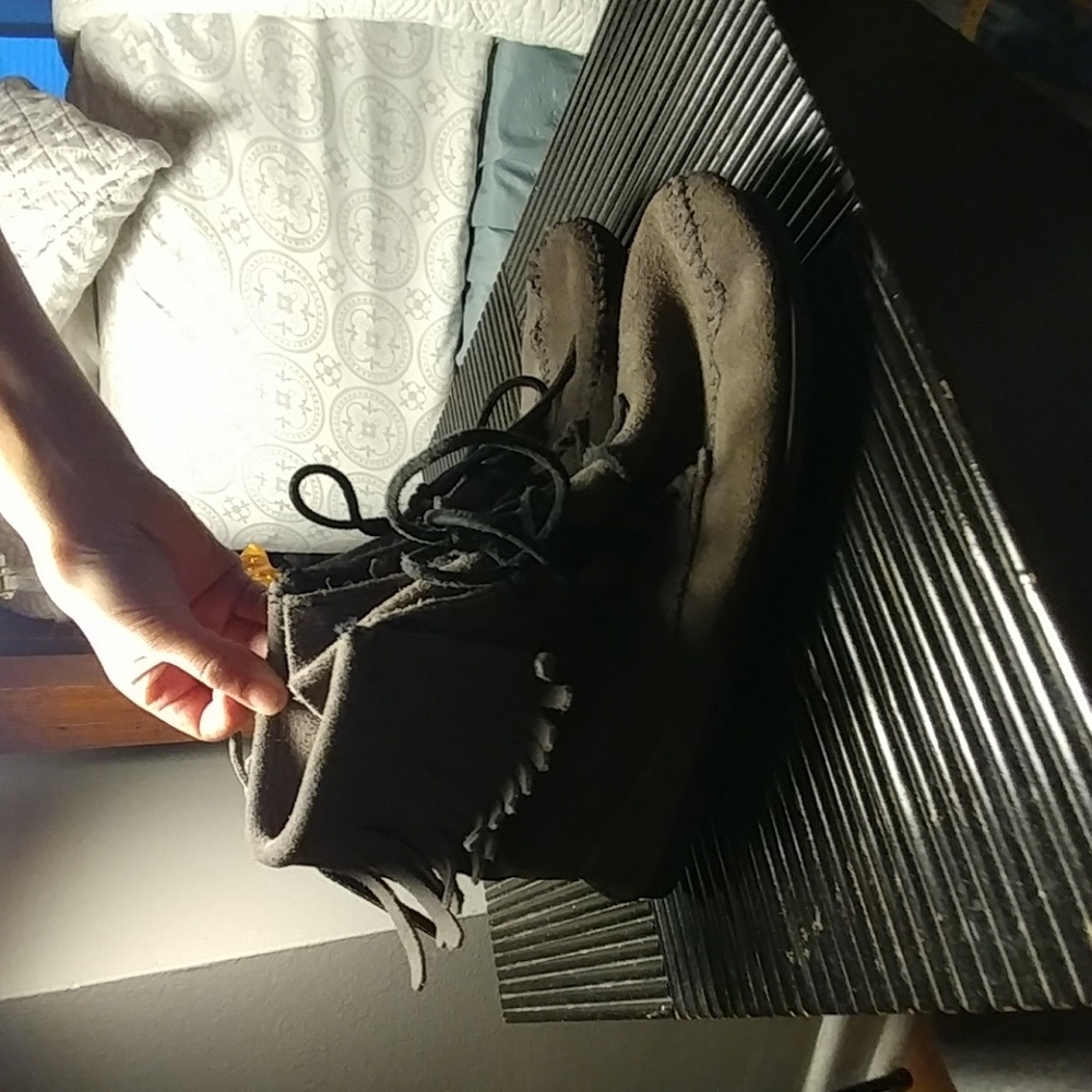 Minnetonka Mocasins Grey Size 7/712