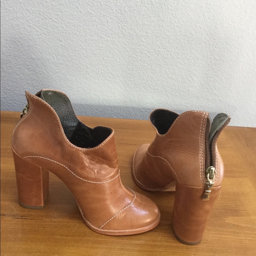 Biondini Tan Bootie
