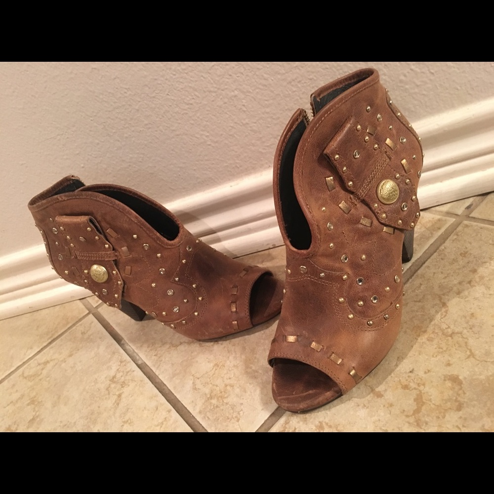 Vince Camuto booties