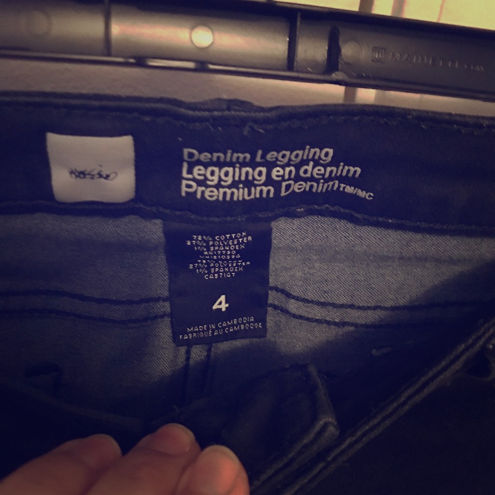 Black skinny jeans.