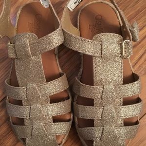 Gold osh gosh girls Sandals. Size 9