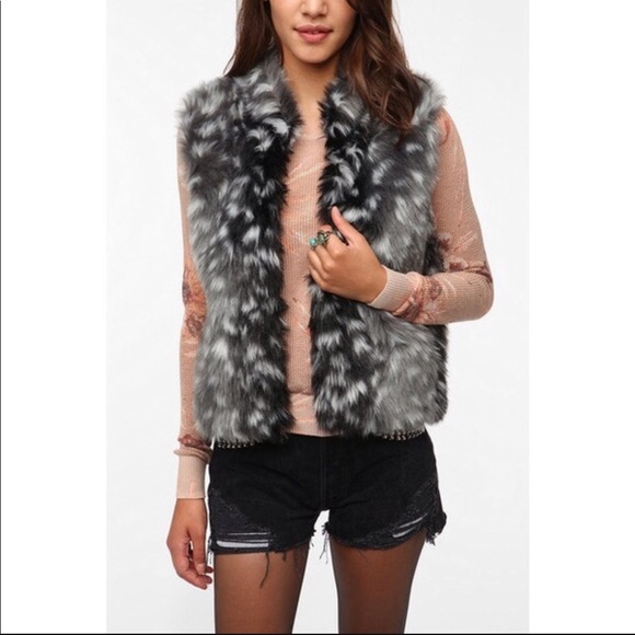Urban Outfitters Jackets & Blazers - Urban Outfitters Pins and Needles faux fur vest