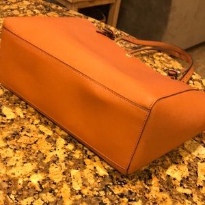 Tory Burch banal buckle tote!