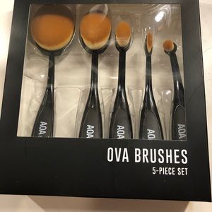 5-PIECE MAKE UP OVA BRUSHES‼️