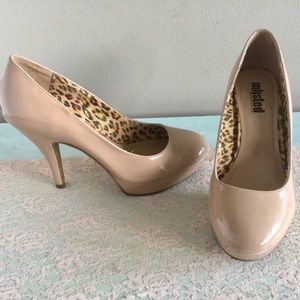 Kenneth Cole Unlisted Nude Pumps 