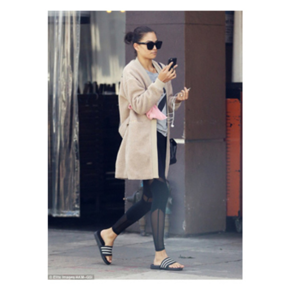 HP Animal Rights Faux Sherpa Fur GUESS Jacket Coat - Picture 3 of 8