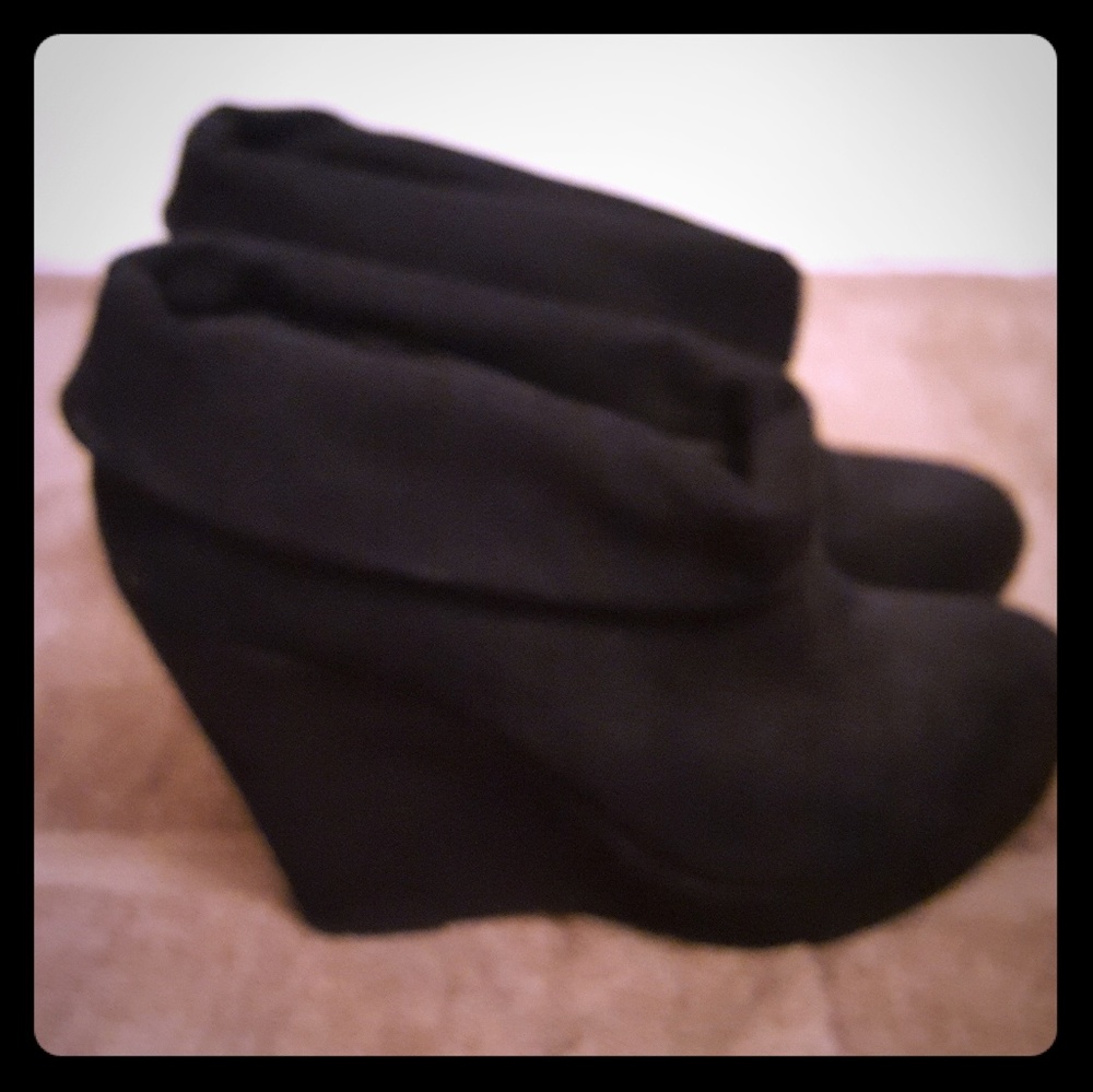 Kelsi Dagger Black booties