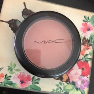 MAC blush