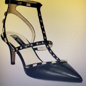 Toe Studded Kitten Heel Pumps