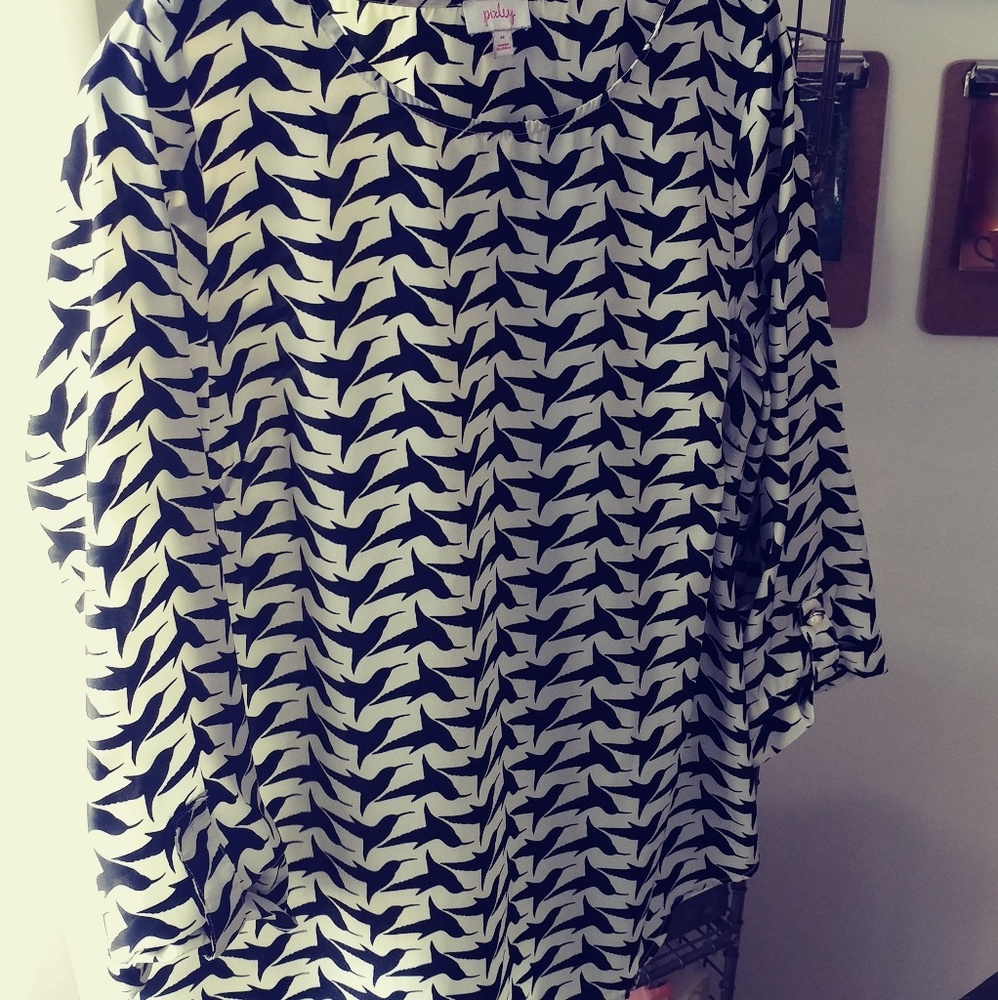 Pixley chiffon 3/4 sleeve top with 3/4 sleeves. M