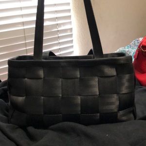 Harvey’s Seatbelt Purse
