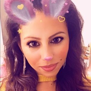 Meet your Posher, Yesenia