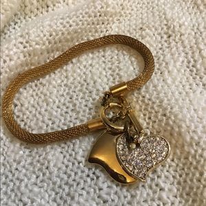 ❤️ 5/$20 Rhinestone heart charm toggle bracelet