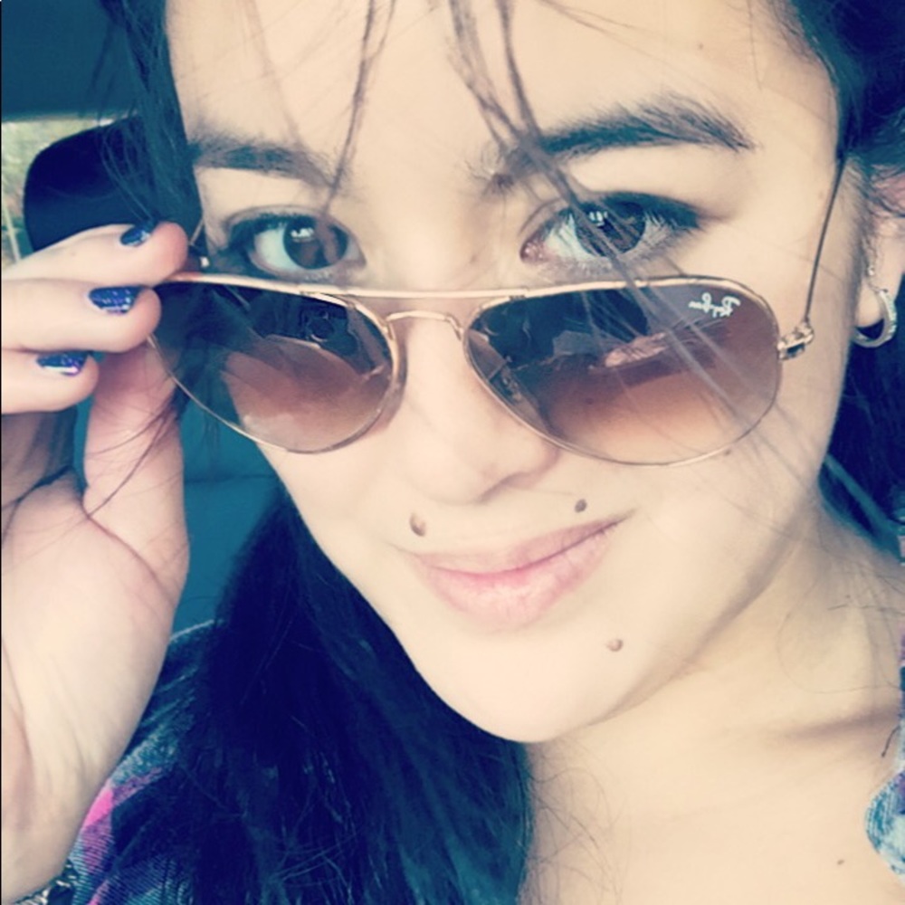 Meet your Posher, Stephanie