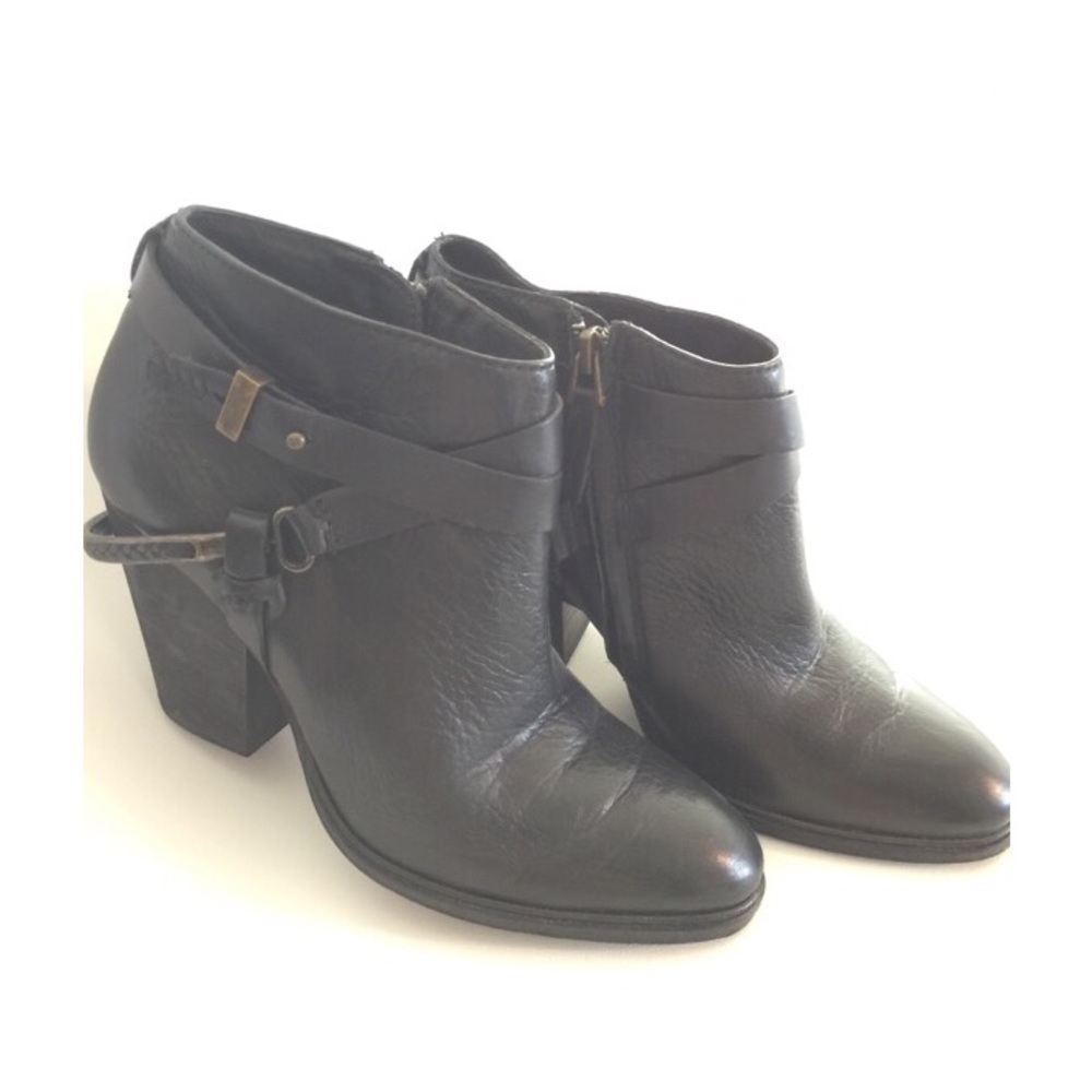 Dolce Vita Sz 7 Western Ankle Booties