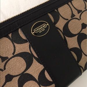 Coach Leather Wristlet Clutch Wallet, Classic Logo