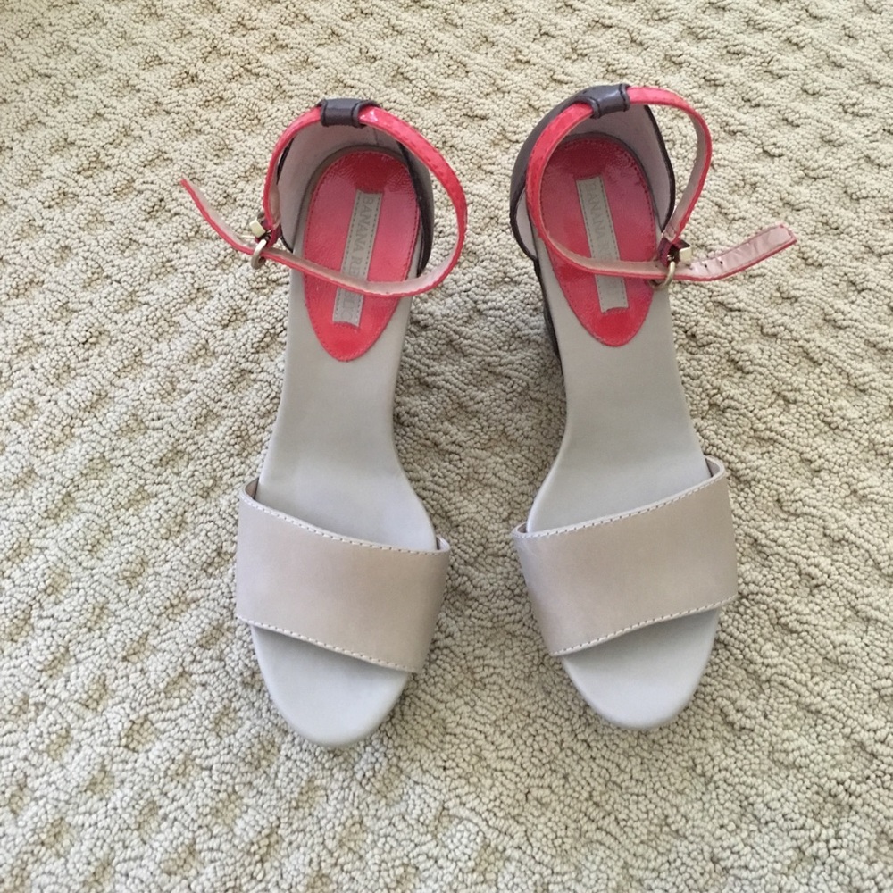 Banana Republic *Like New* Wedges ✨