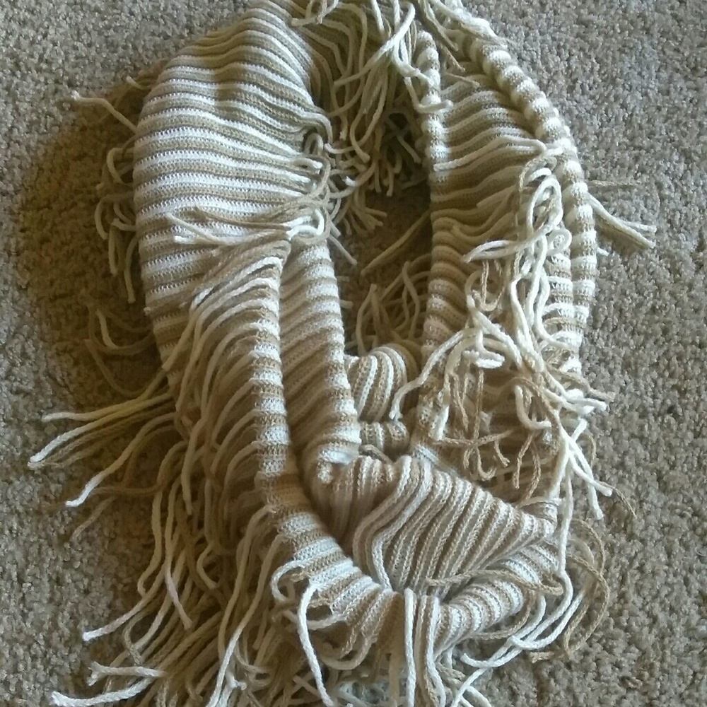 Knit scarf