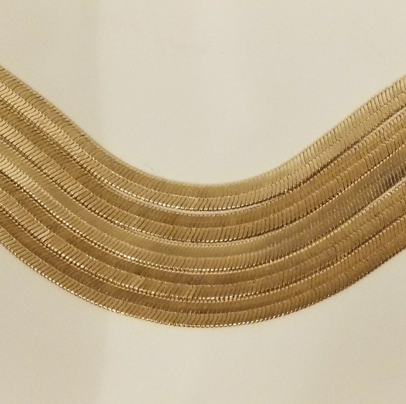 Forever 21 Classic Gold Necklace - Picture 2 of 2