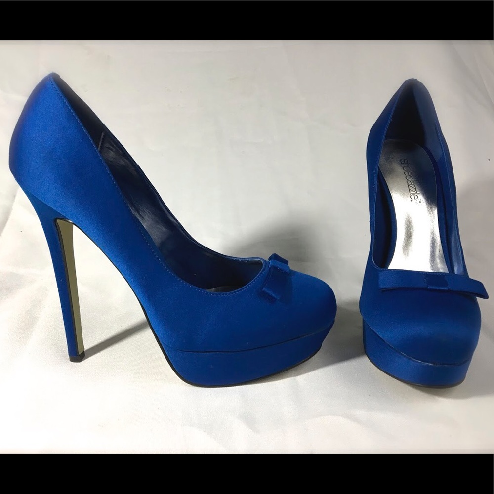 ❣️Price DROP ⬇️ Shoedazzle Blue Heel-006