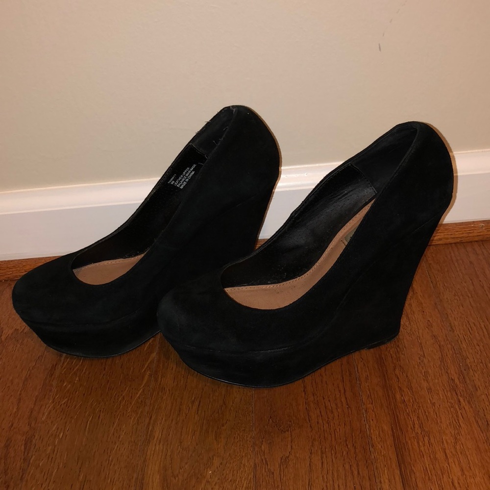 Black suede Steve Madden wedges
