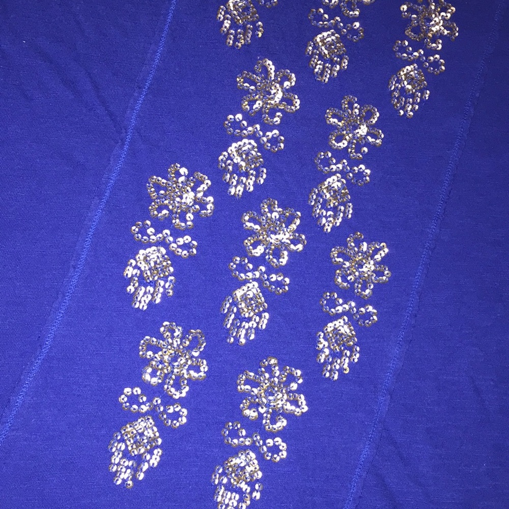 Low-Back Embroidered Top - Picture 2 of 5