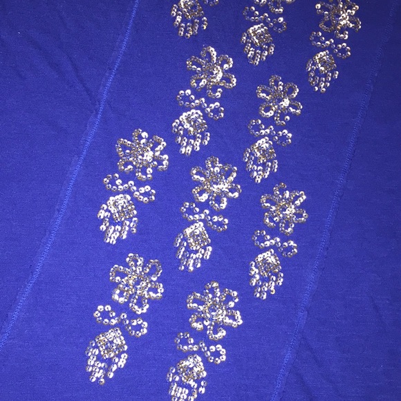 Low-Back Embroidered Top - Picture 2 of 5