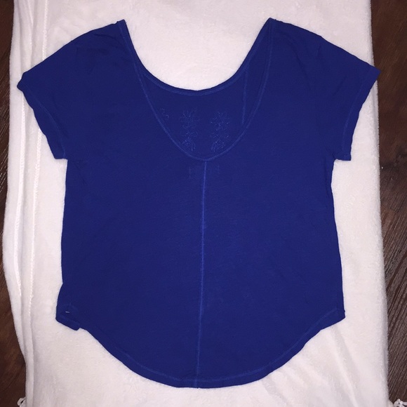 Low-Back Embroidered Top - Picture 4 of 5