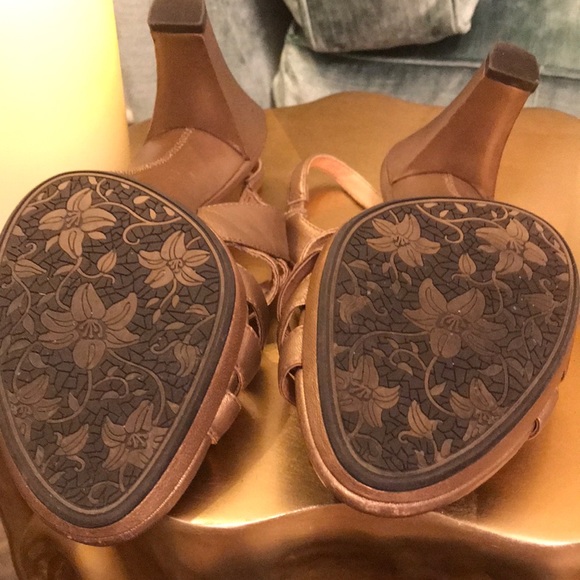 Söfft Golden Heels - Picture 7 of 7