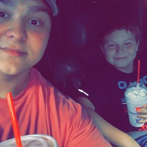 Meet your Posher, Dustin