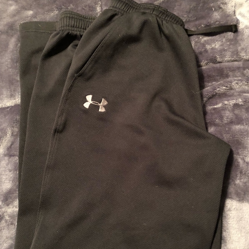 Black under armour workout pants