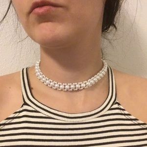 Last chance - Faux pearl choker